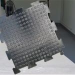 Напольное покрытие из резиновых модулей РезиПлит Double rubber для промышленных цехов